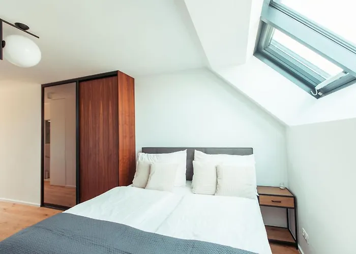 Apartment Triangle City *
